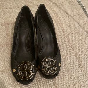 Black Tory Burch pumps